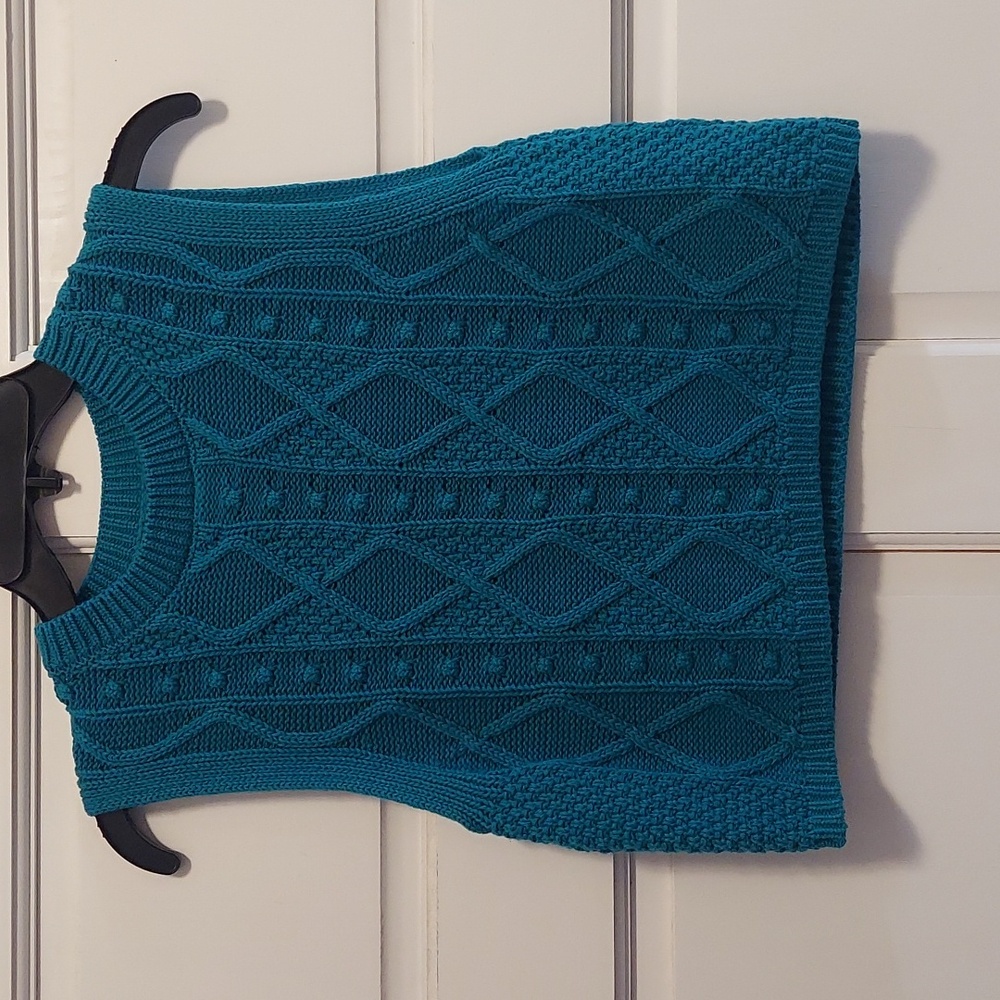 Sweater vest